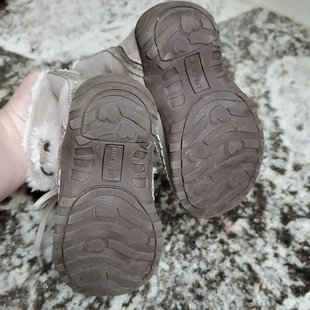 Nine West Boots Size 5 Toddler Faux Fur Light Tan Girls Lace Up